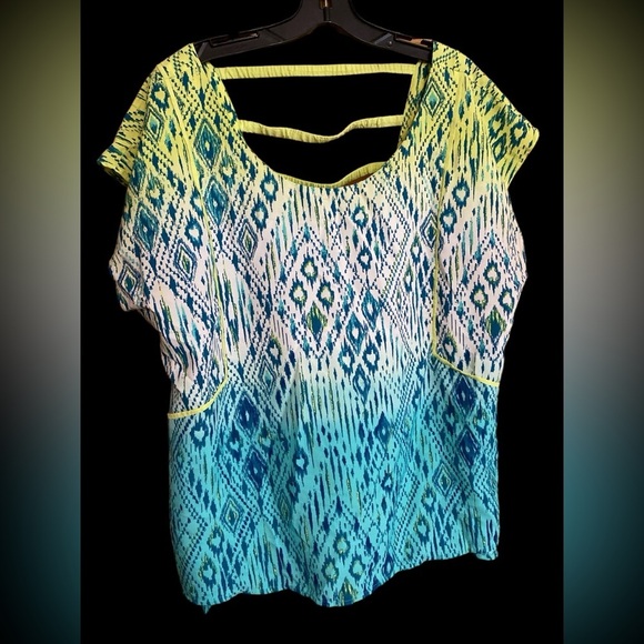 American Eagle outfitters 100%poly quick dry, summer blouse, geometric d… - Picture 3 of 15